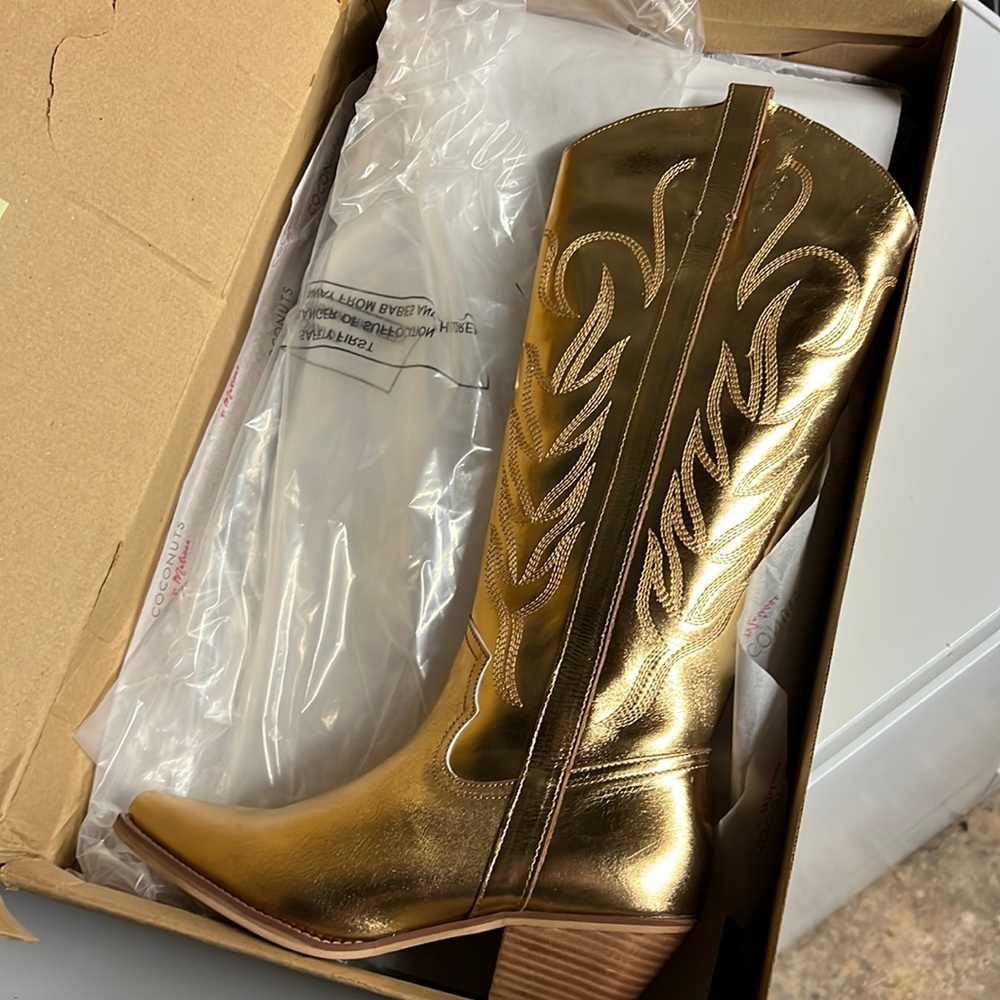Coconuts by Matisse Agency Gold Western Boots. Size 8